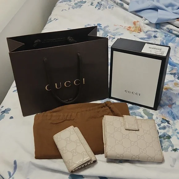 Gucci wallet key case set. Very good condition with very few callouts. - Picture 1 of 11